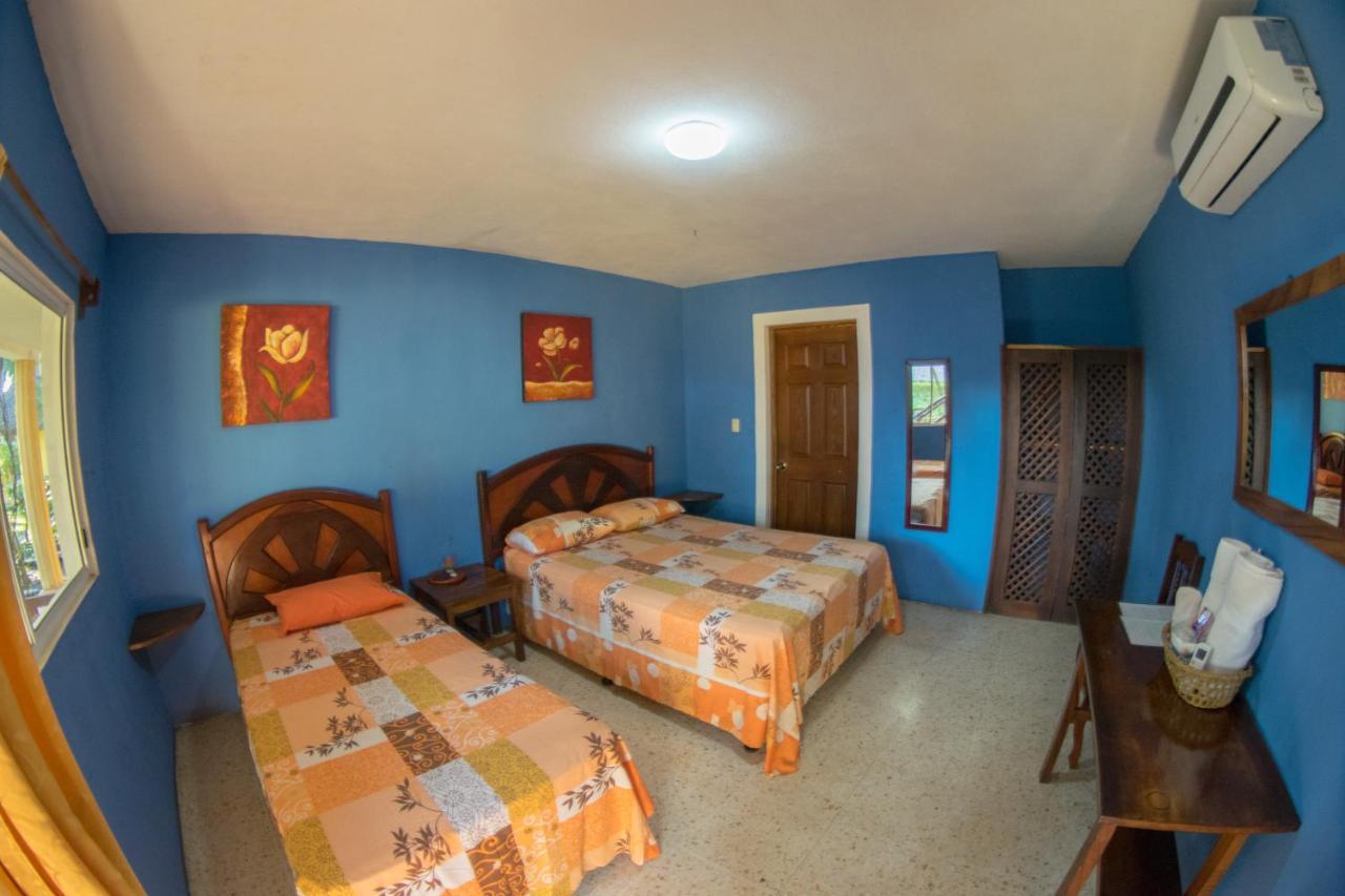 Hotel Cafe Del Sol Monterrico Bagian luar foto