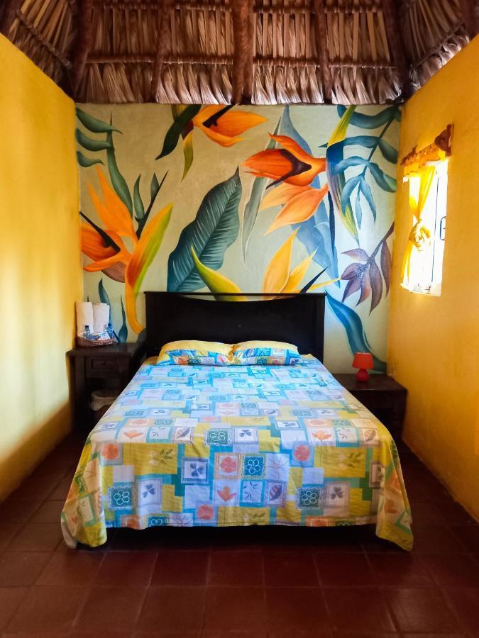 Hotel Cafe Del Sol Monterrico Bagian luar foto