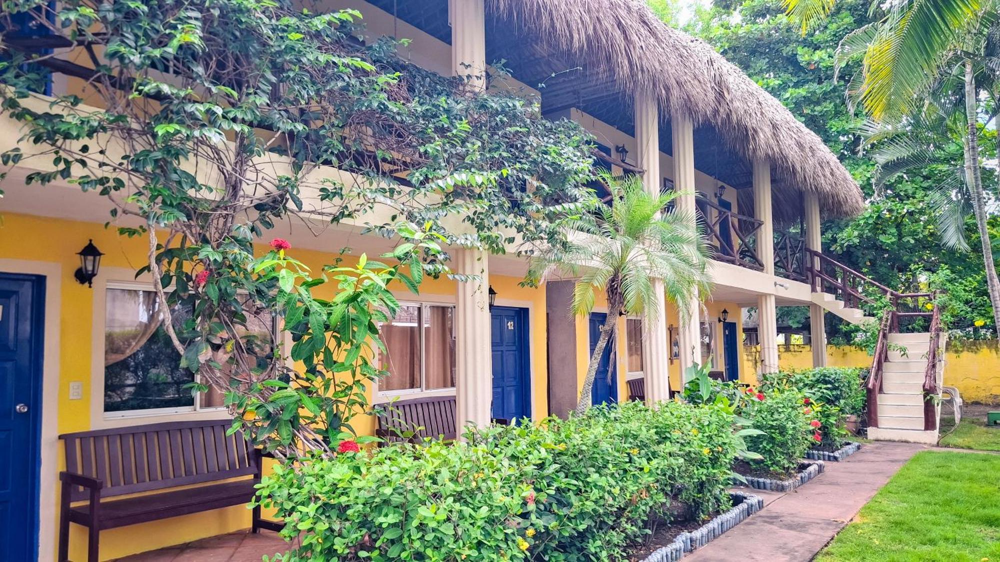 Hotel Cafe Del Sol Monterrico Bagian luar foto