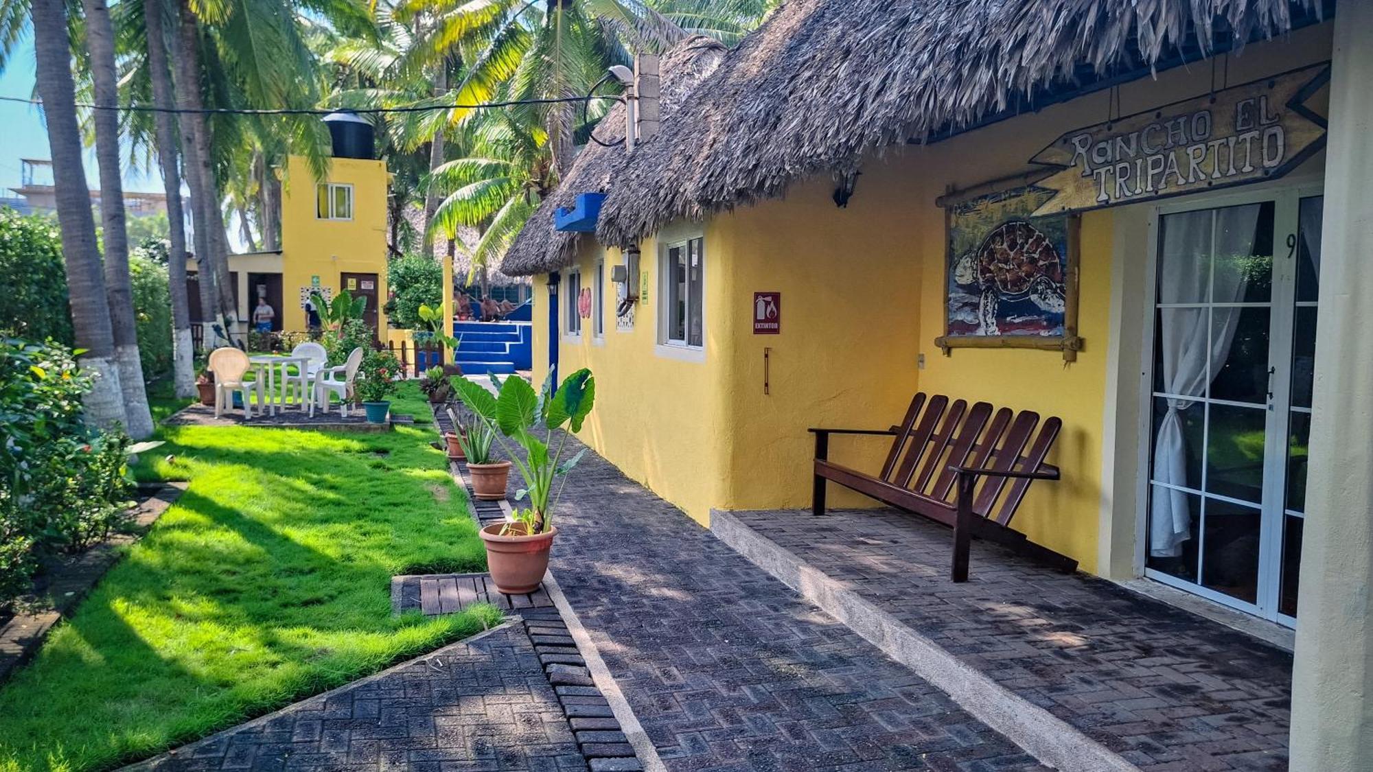 Hotel Cafe Del Sol Monterrico Bagian luar foto