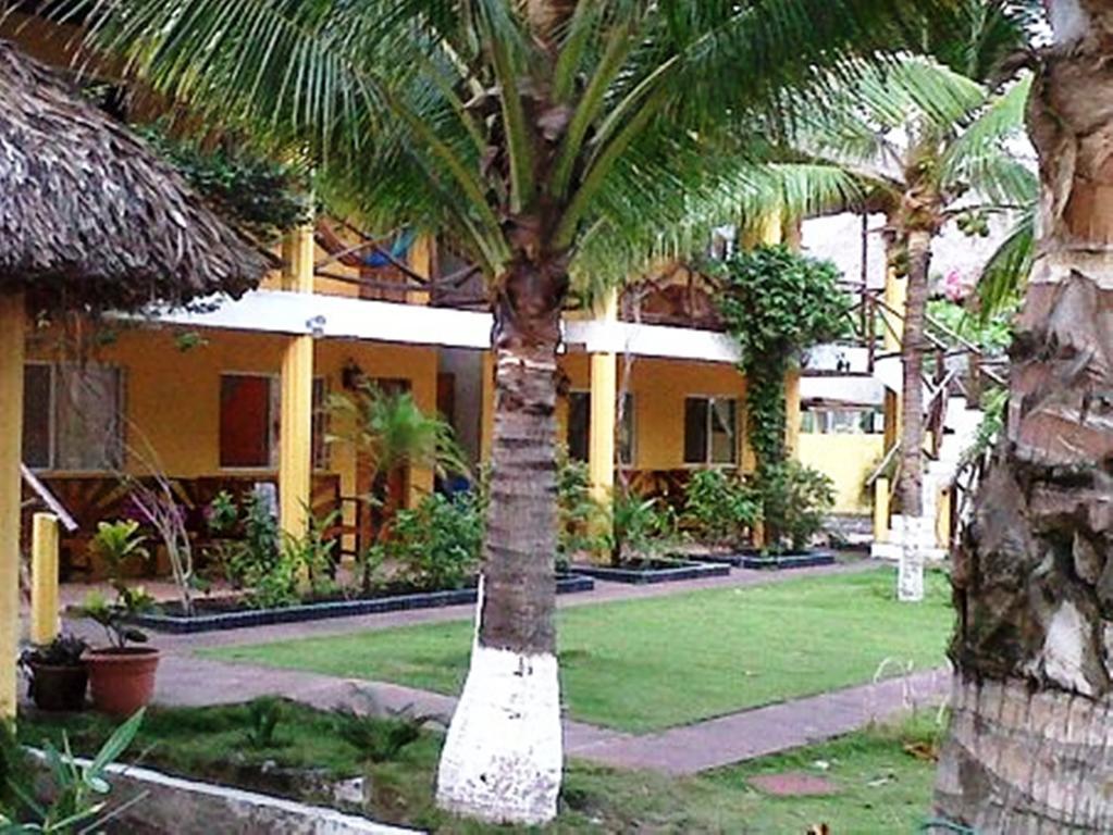 Hotel Cafe Del Sol Monterrico Bagian luar foto