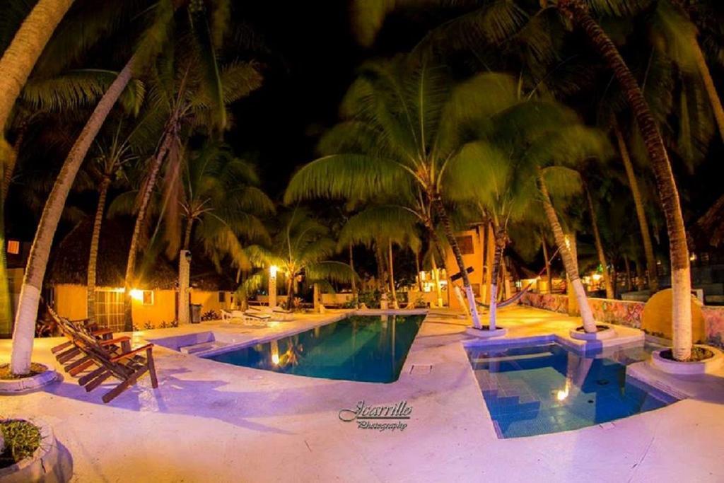 Hotel Cafe Del Sol Monterrico Bagian luar foto