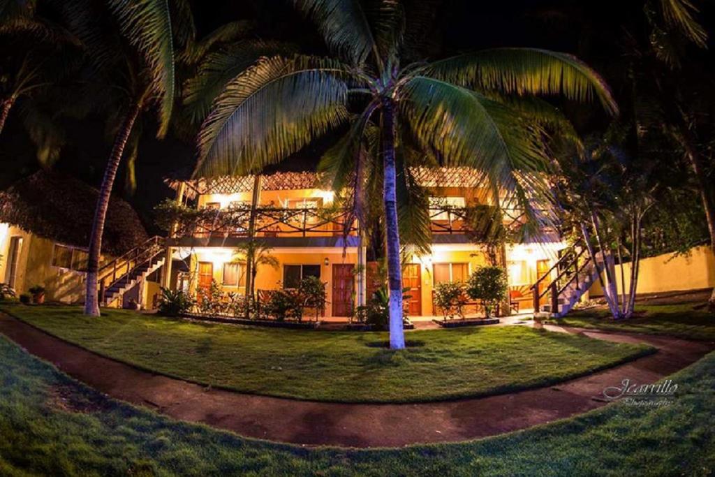Hotel Cafe Del Sol Monterrico Bagian luar foto