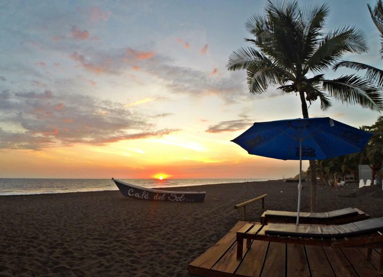Hotel Cafe Del Sol Monterrico Bagian luar foto